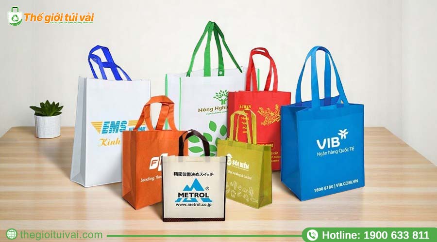 Các mẫu túi vải không dệt khác nhau về kích thước, kiểu dáng