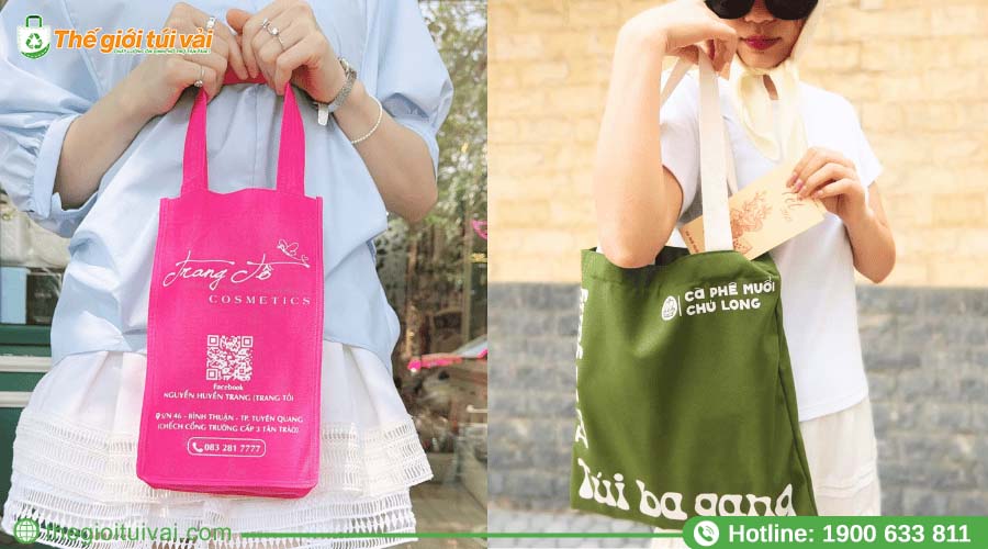 Khách hàng mang túi vải có in logo thương hiệu đi dạo phố Khách hàng mang túi vải có in logo thương hiệu đi dạo phố