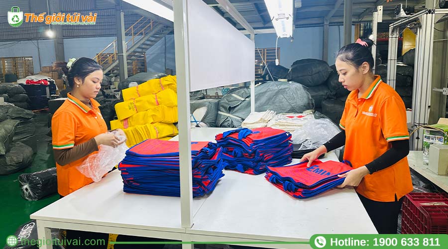 Khâu kiểm soát chất lượng tại nhà máy Thế Giới Túi Vải Khâu kiểm soát chất lượng tại nhà máy Thế Giới Túi Vải