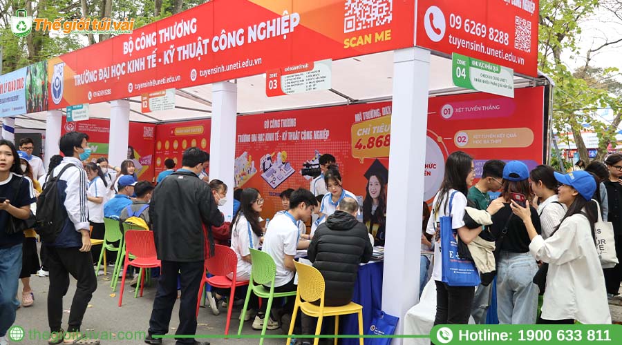 Khu vực tiếp đón với đội ngũ hướng dẫn nhiệt tình, thân thiện