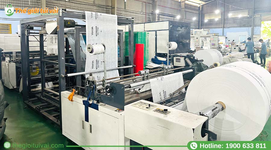 Dây chuyền sản xuất túi vải hoạt động nhanh chóng Dây chuyền sản xuất túi vải hoạt động nhanh chóng
