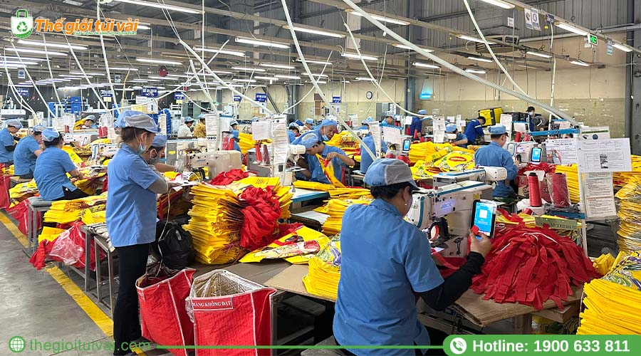 Xưởng sản xuất túi PP dệt với chuyền may công nhân tay nghề cao Xưởng sản xuất túi PP dệt với chuyền may công nhân tay nghề cao