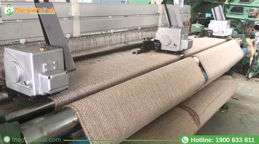 Xưởng sản xuất có máy móc chuyên dụng cho vải đay Xưởng sản xuất có máy móc chuyên dụng cho vải đay