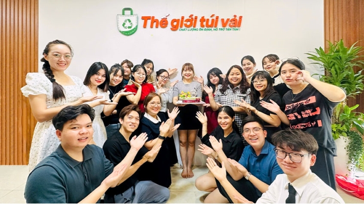 Hoạt Động Tổ Chức Sinh Nhật Nhân Viên Hàng Tháng thumbnail