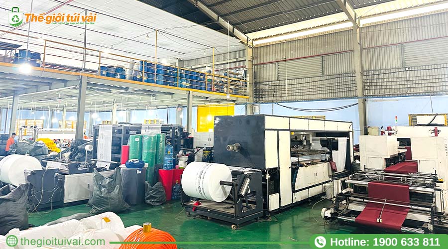 Hệ thống máy móc nhà máy tiên tiến, hiện đại Hệ thống máy móc nhà máy tiên tiến, hiện đại