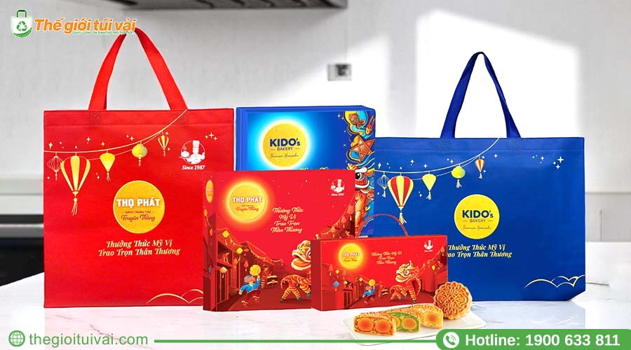 Túi vải in logo thương hiệu đồng bộ với hộp bánh Túi vải in logo thương hiệu đồng bộ với hộp bánh