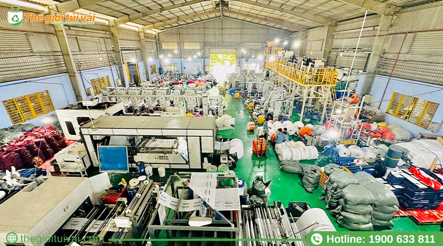 Dây chuyền sản xuất túi vải không dệt tại nhà máy Dây chuyền sản xuất túi vải không dệt tại nhà máy