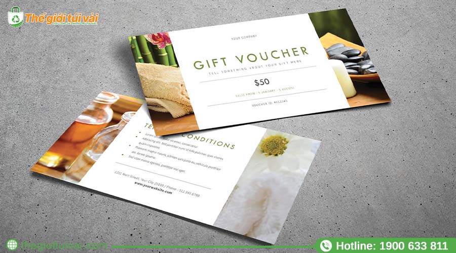 Voucher giảm giá hoặc quà tặng nhỏ được đóng gói cẩn thận Voucher giảm giá hoặc quà tặng nhỏ được đóng gói cẩn thận