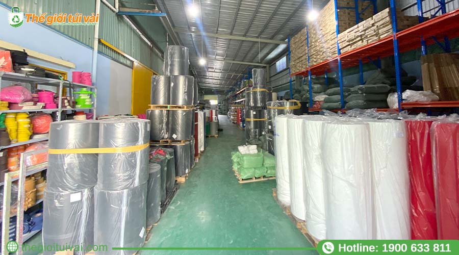 Kho nguyên liệu vải không dệt chất lượng tại nhà máy Thế Giới Túi Vải Kho nguyên liệu vải không dệt chất lượng tại nhà máy Thế Giới Túi Vải