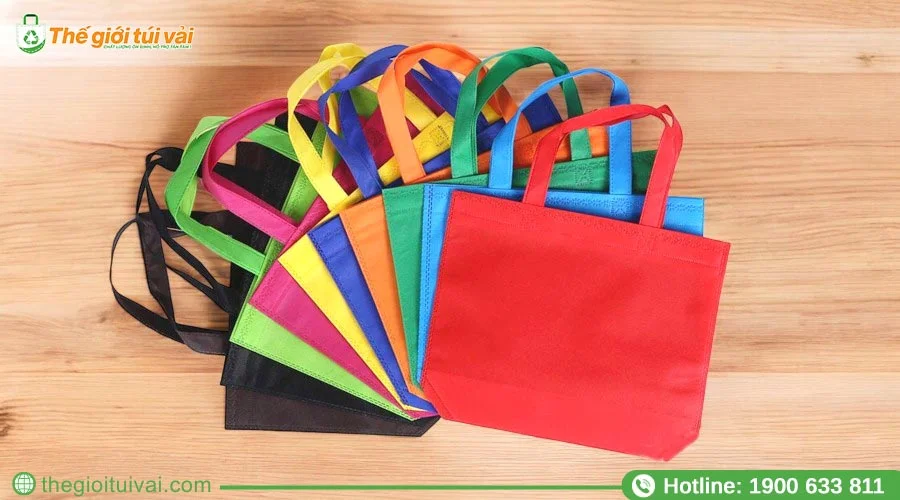 Túi vải không dệt hình dáng dẹp nhiều màu sắc bắt mắt Túi vải không dệt hình dáng dẹp nhiều màu sắc bắt mắt
