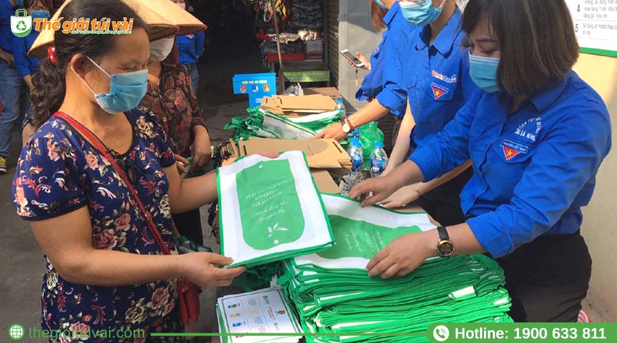 Túi vải không dệt được sử dụng làm quà tặng tại sự kiện Túi vải không dệt được sử dụng làm quà tặng tại sự kiện