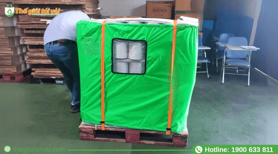 Sử dụng túi vải trùm pallet giúp bảo vệ hàng hóa tối ưu Sử dụng túi vải trùm pallet giúp bảo vệ hàng hóa tối ưu