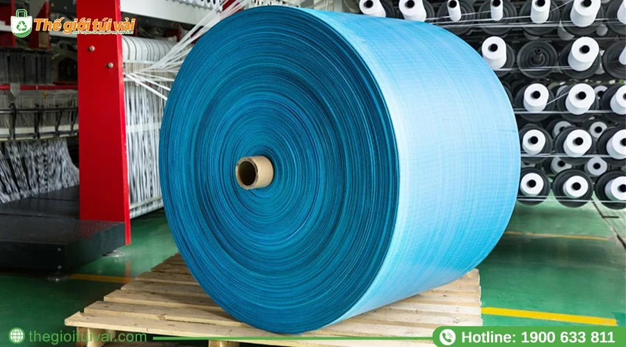 Vải PP dệt được đóng gói thành từng cuộn Vải PP dệt được đóng gói thành từng cuộn