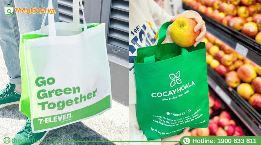 Nhiều người mang túi vải không dệt khác nhau trên phố Nhiều người mang túi vải không dệt khác nhau trên phố